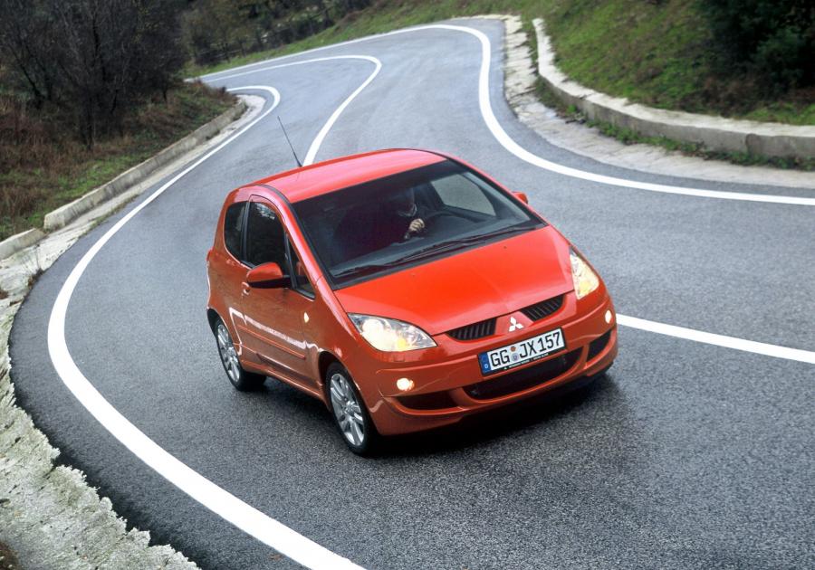  Mitsubishi Colt CZT 2005 года  (фото 29 из 31)